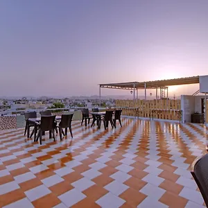*** Hotel Royal Dezire India